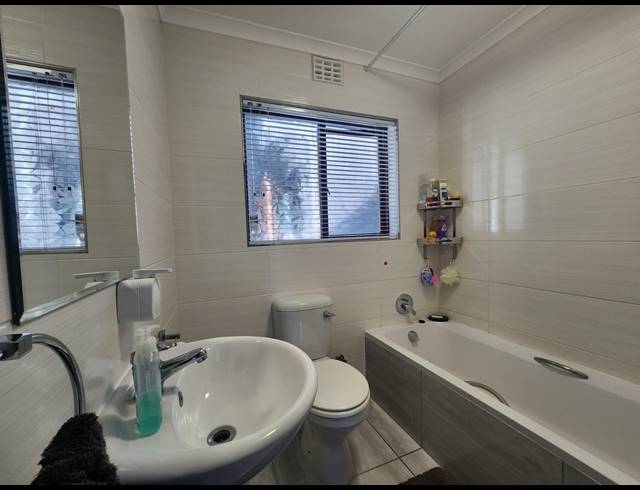 3 BEDROOM TOWNHOUSE SOLD IN KENSINGTON